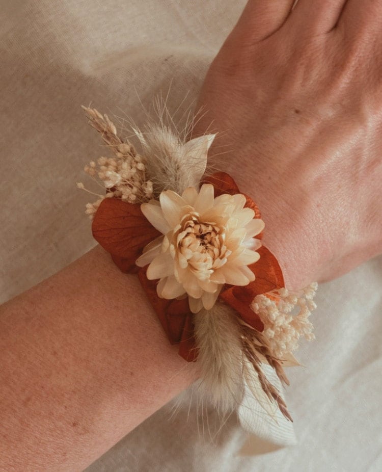 Bracelets fleurs séchées SUMMER accessoires mariage, autres évènements. Bouquets, Peignes, couronnes, boutonnières, bracelets, barrettes... Product vendor