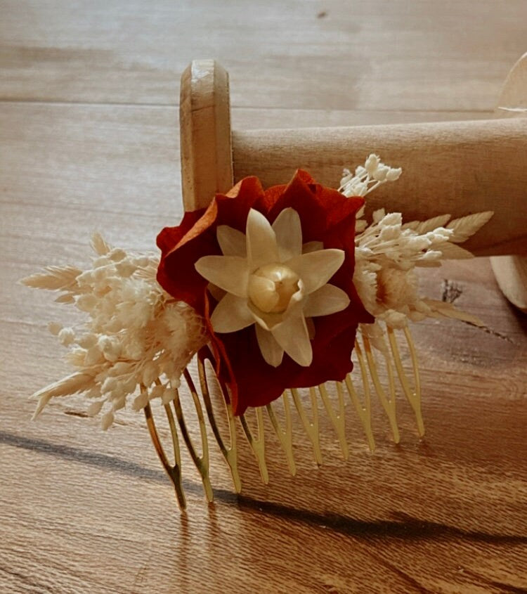Couronnes fleurs séchées SUMMER accessoires mariage, autres évènements. Bouquets, Peignes, couronnes, boutonnières, bracelets, barrettes... Product vendor