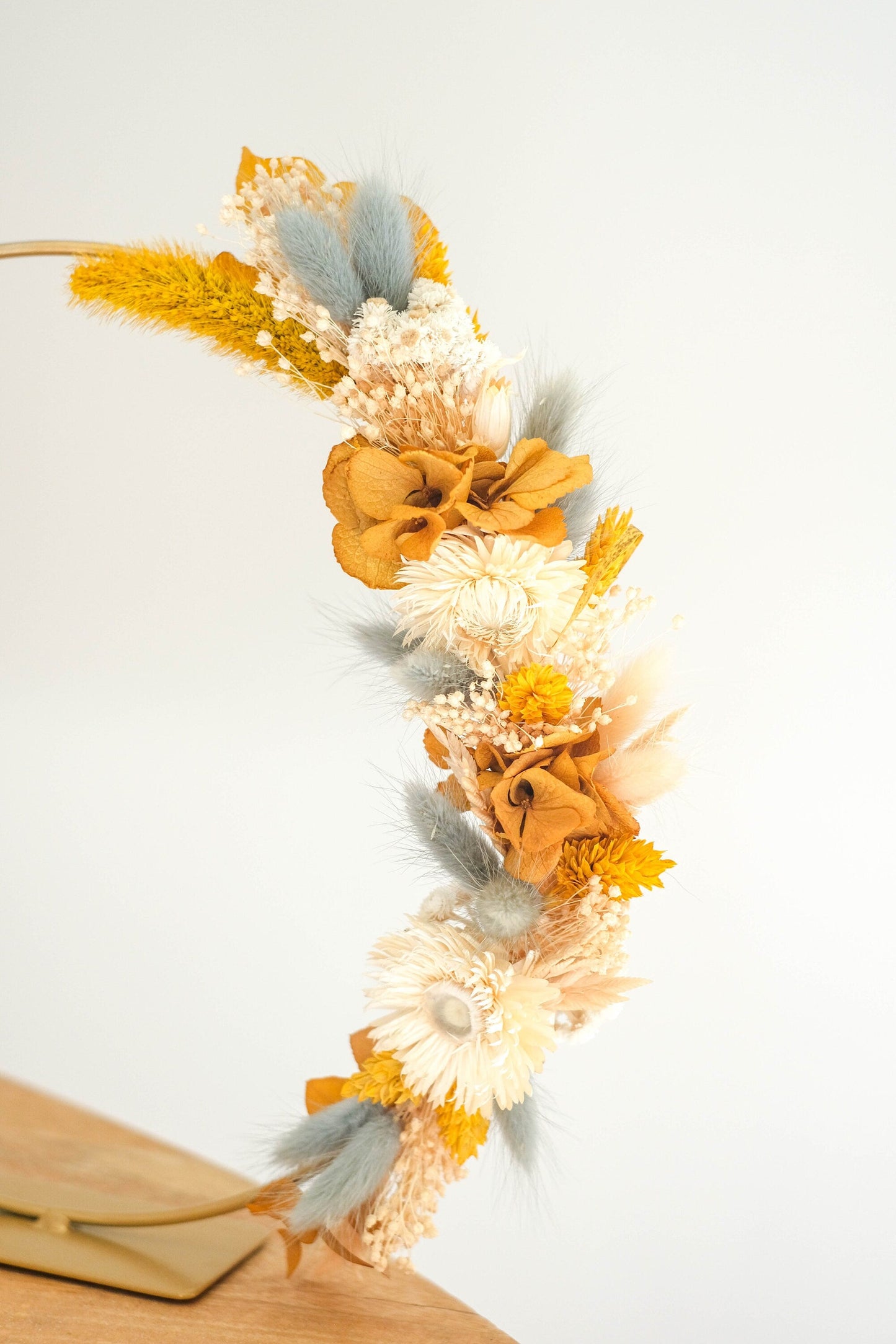 Décoration fleurs séchées COURONNE " DUNE " décoration d'interieur, moutarde, bleu, beige Product vendor