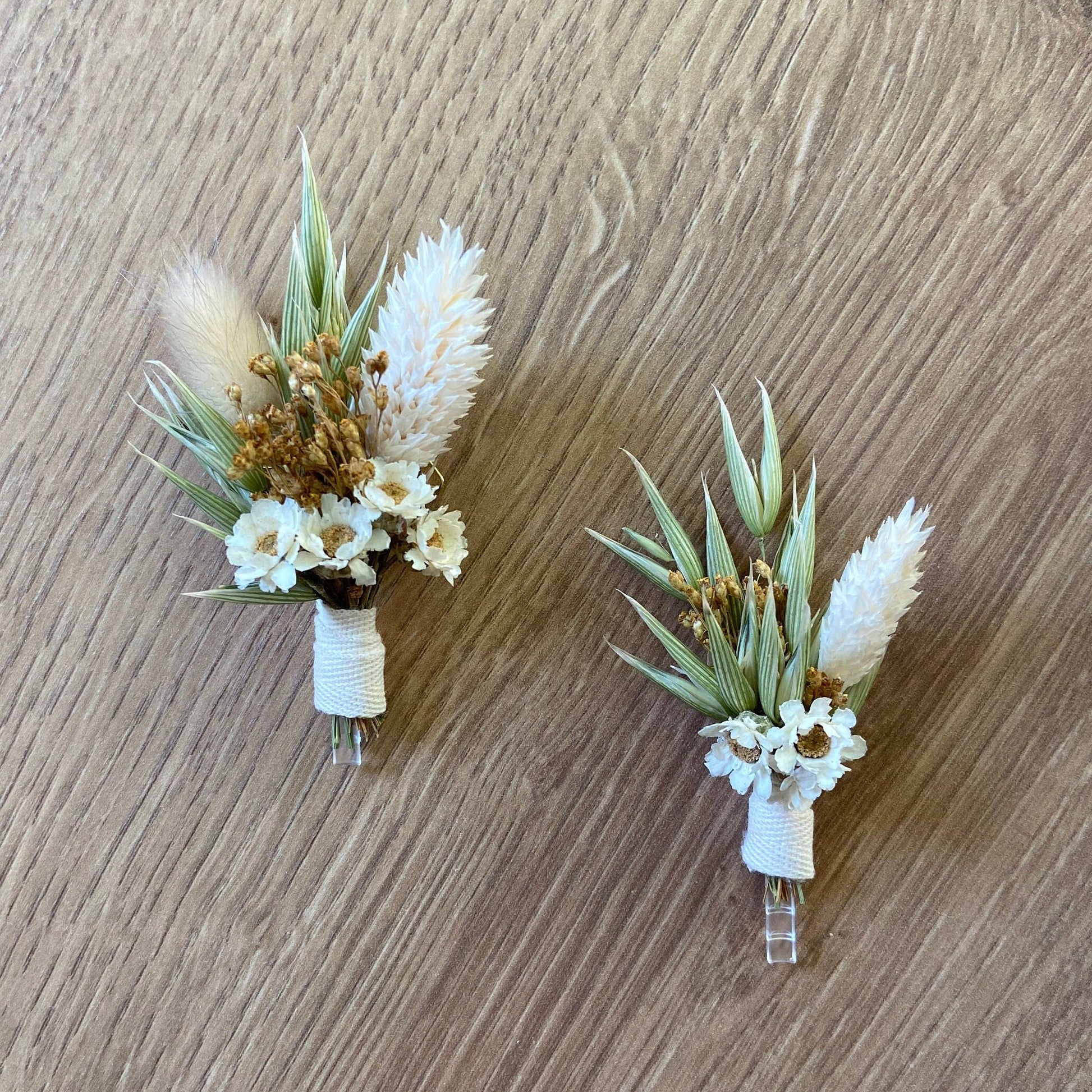 Barrettes fleurs séchées FOLK accessoires  mariages et autres évènements. Bouquets, couronnes, boutonnières, bracelets, peignes... Product vendor