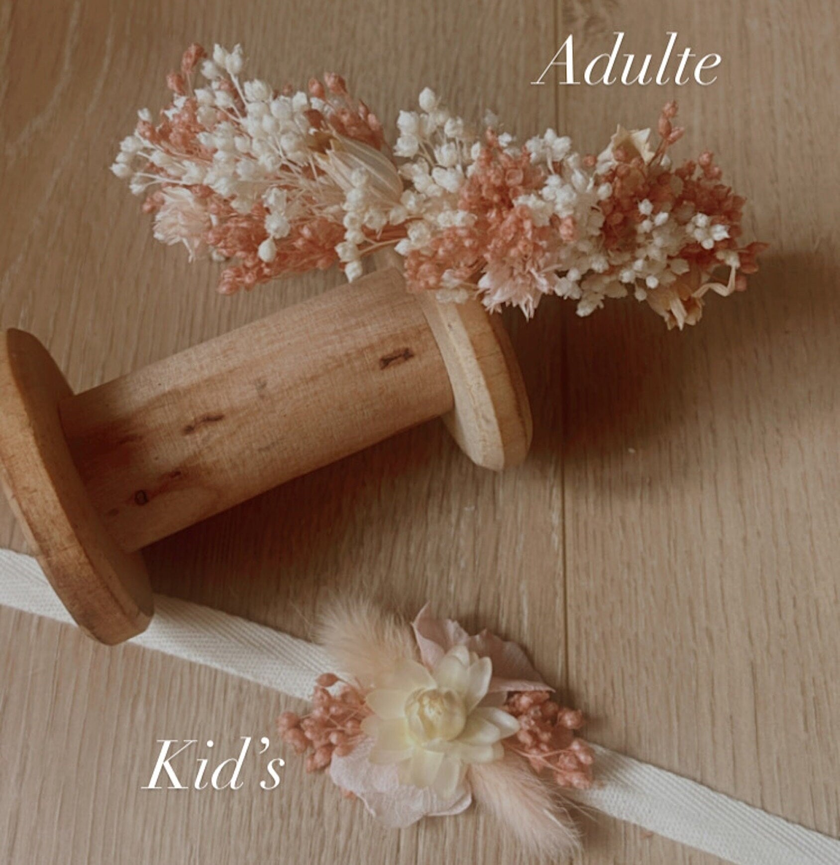Bracelet fleurs séchées SUNSET, accessoires mariages et autres évènements. Bouquets, peignes, couronnes, bracelets, boutonnières, barrettes. Product vendor