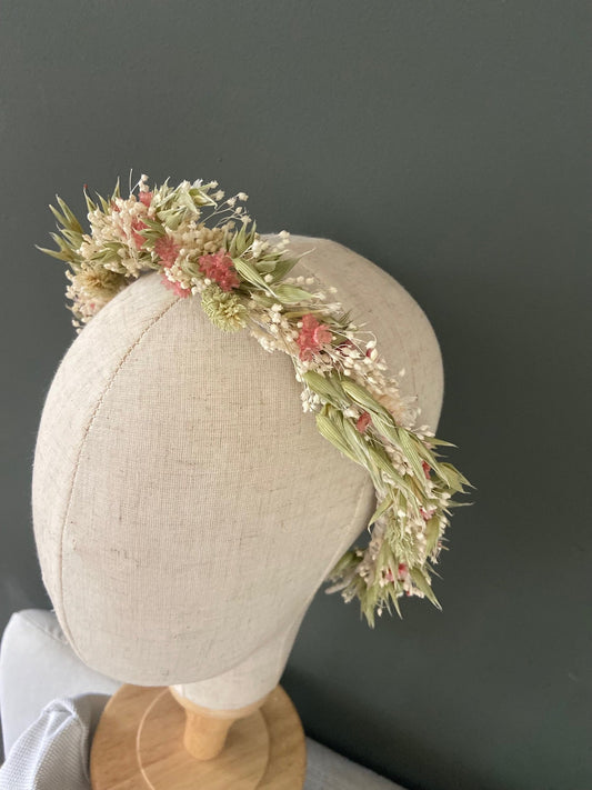 Couronnes fleurs séchées BIANCA accessoires mariage et autres évènements. Bouquets, Peignes, couronnes, boutonnières, bracelets, barrettes. Product vendor