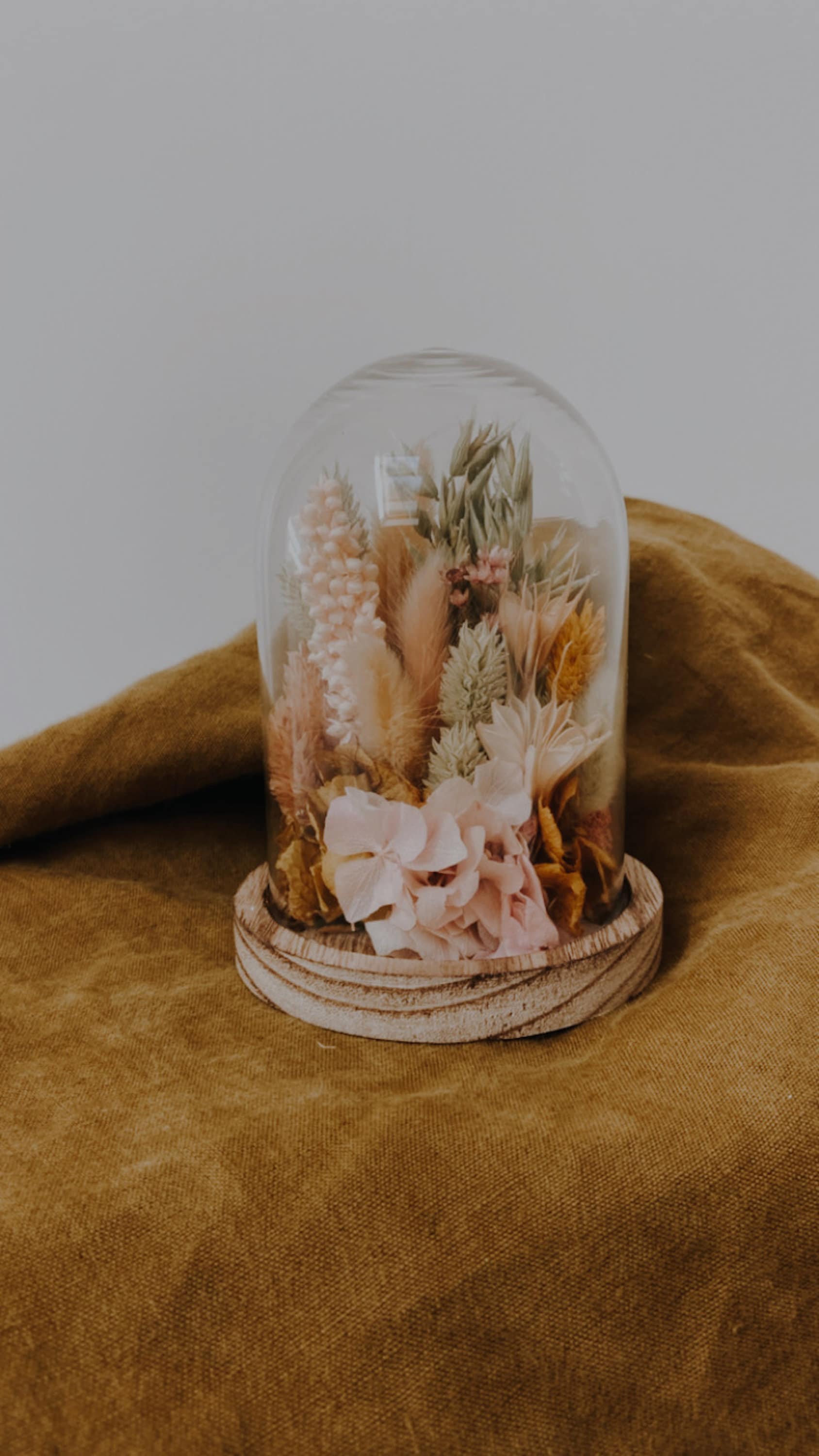 Cloche " JANE " décoration d'intérieur en fleurs séchées, vert, rose, beige, nude Product vendor