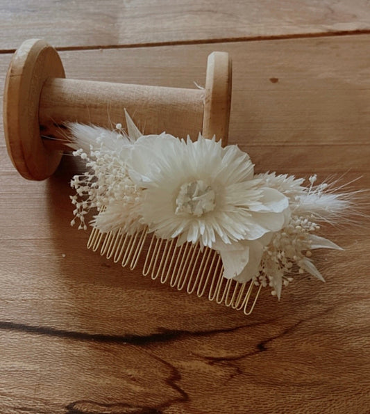 Peignes fleurs séchées PURE accessoires mariage et autres évènements. Bouquets, Peignes, couronnes, boutonnières, bracelets, barrettes.. Product vendor
