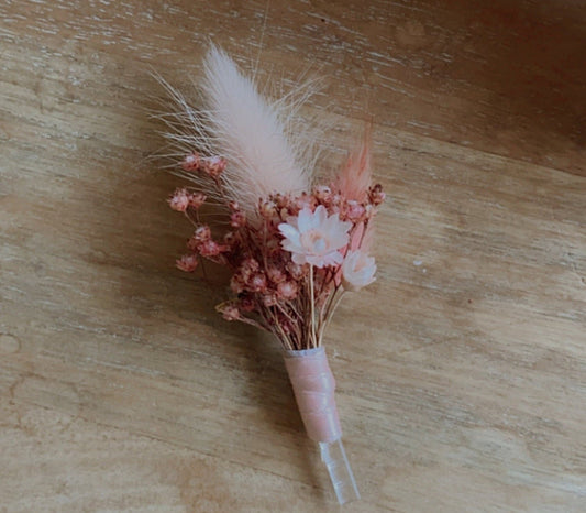 Boutonnière fleurs séchées ROSA, accessoires mariages, autres évènements. Bouquets, Peignes, boutonnières, bracelets, couronnes, barrettes.. Product vendor