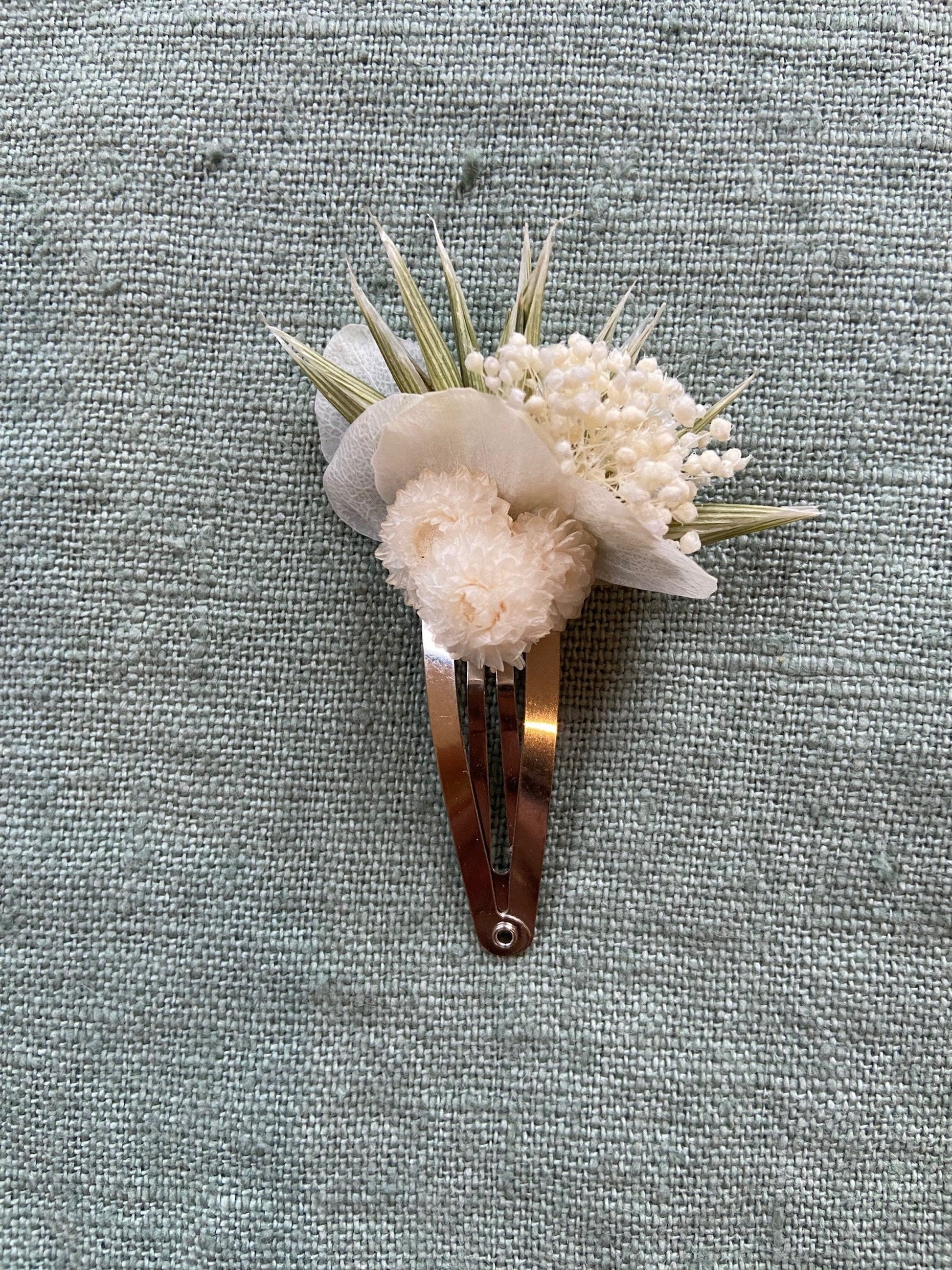 Peignes fleurs séchées AMANDE accessoires  mariages, autres évènements.Bouquets,  Peignes, couronnes, bracelets, boutonnières, barrettes ... Product vendor