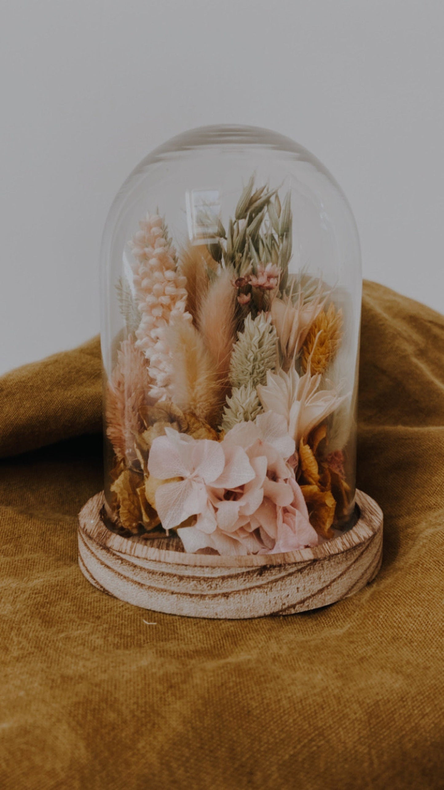 Cloche " JANE " décoration d'intérieur en fleurs séchées, vert, rose, beige, nude Product vendor