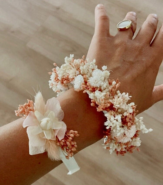 Bracelet fleurs séchées SUNSET, accessoires mariages et autres évènements. Bouquets, peignes, couronnes, bracelets, boutonnières, barrettes. Product vendor
