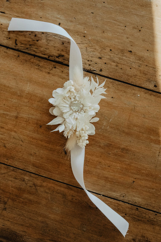 Bracelets fleurs séchées PURE accessoires mariage et autres évènements. Bouquets, Peignes, couronnes, boutonnières, bracelets, barrettes.. Product vendor