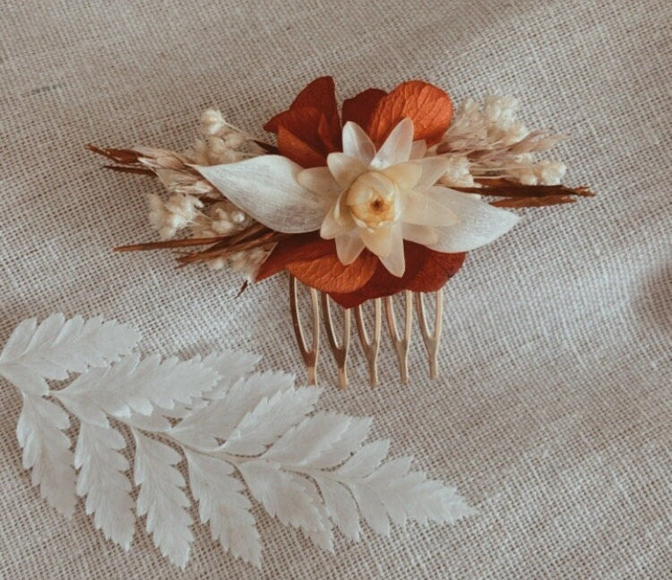 Peignes fleurs séchées SUMMER accessoires mariage, autres évènements. Bouquets, Peignes, couronnes, boutonnières, bracelets, barrettes... Product vendor