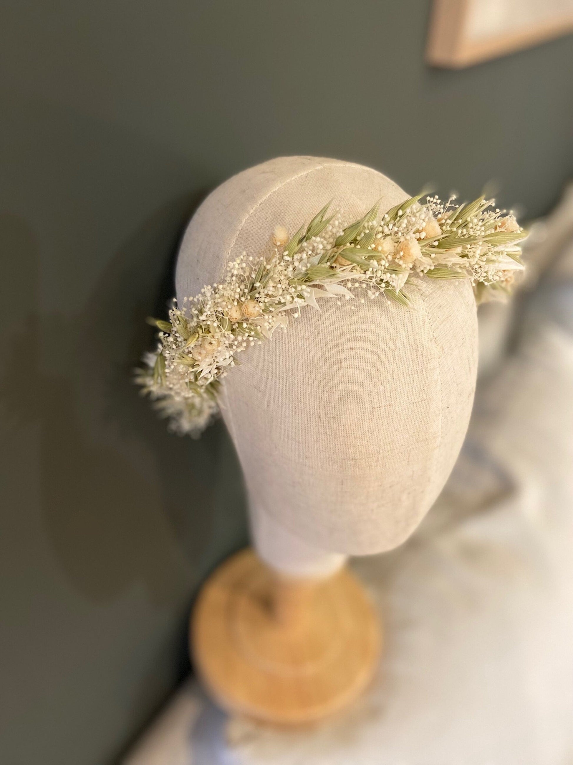 Peignes fleurs séchées AMANDE accessoires  mariages, autres évènements.Bouquets,  Peignes, couronnes, bracelets, boutonnières, barrettes ... Product vendor