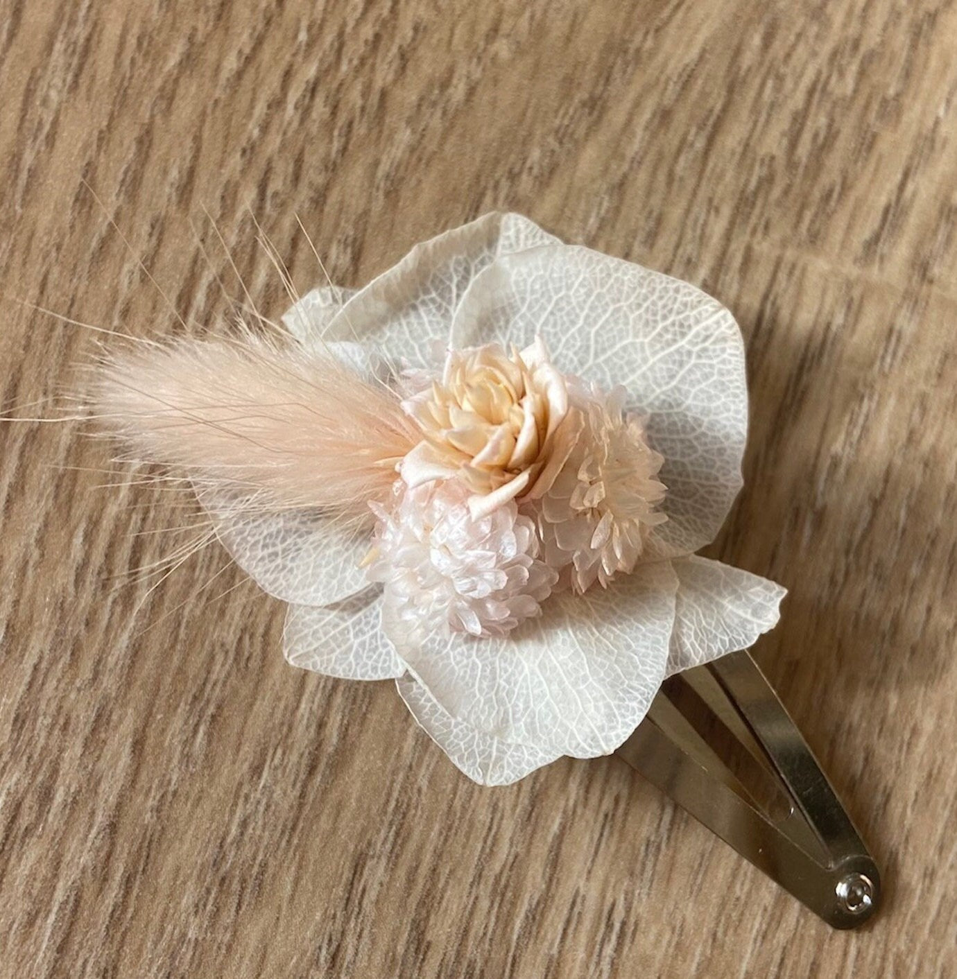 Peignes fleurs séchées NUDE accessoires mariage et autres évènements. Bouquets, Peignes, couronnes, bracelets, boutonnières. Product vendor