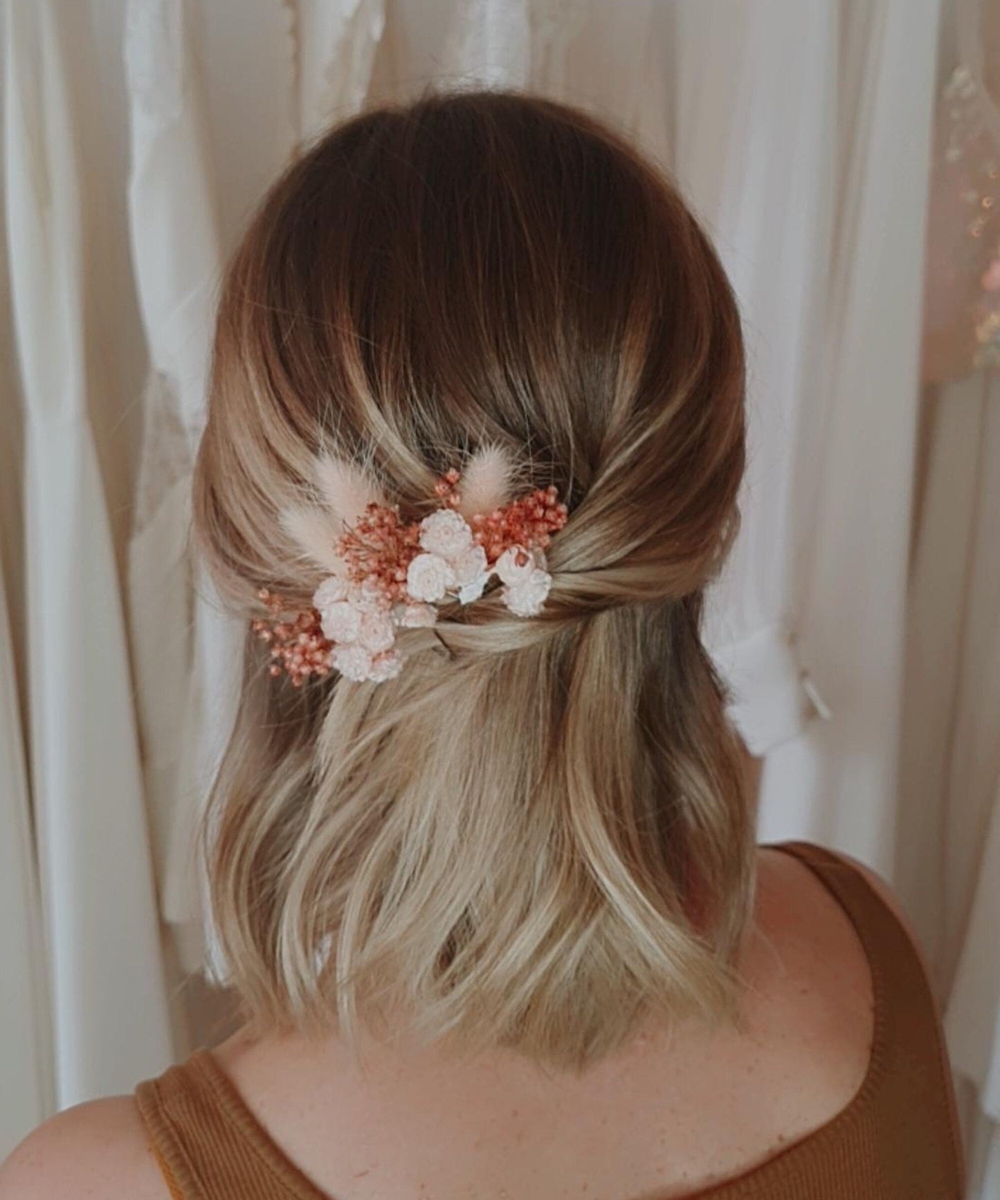 Barrettes fleurs séchées ROSA, accessoires mariages autres évènements. Bouquets,  Peignes, boutonnières, bracelets, couronnes, barrettes.. Product vendor