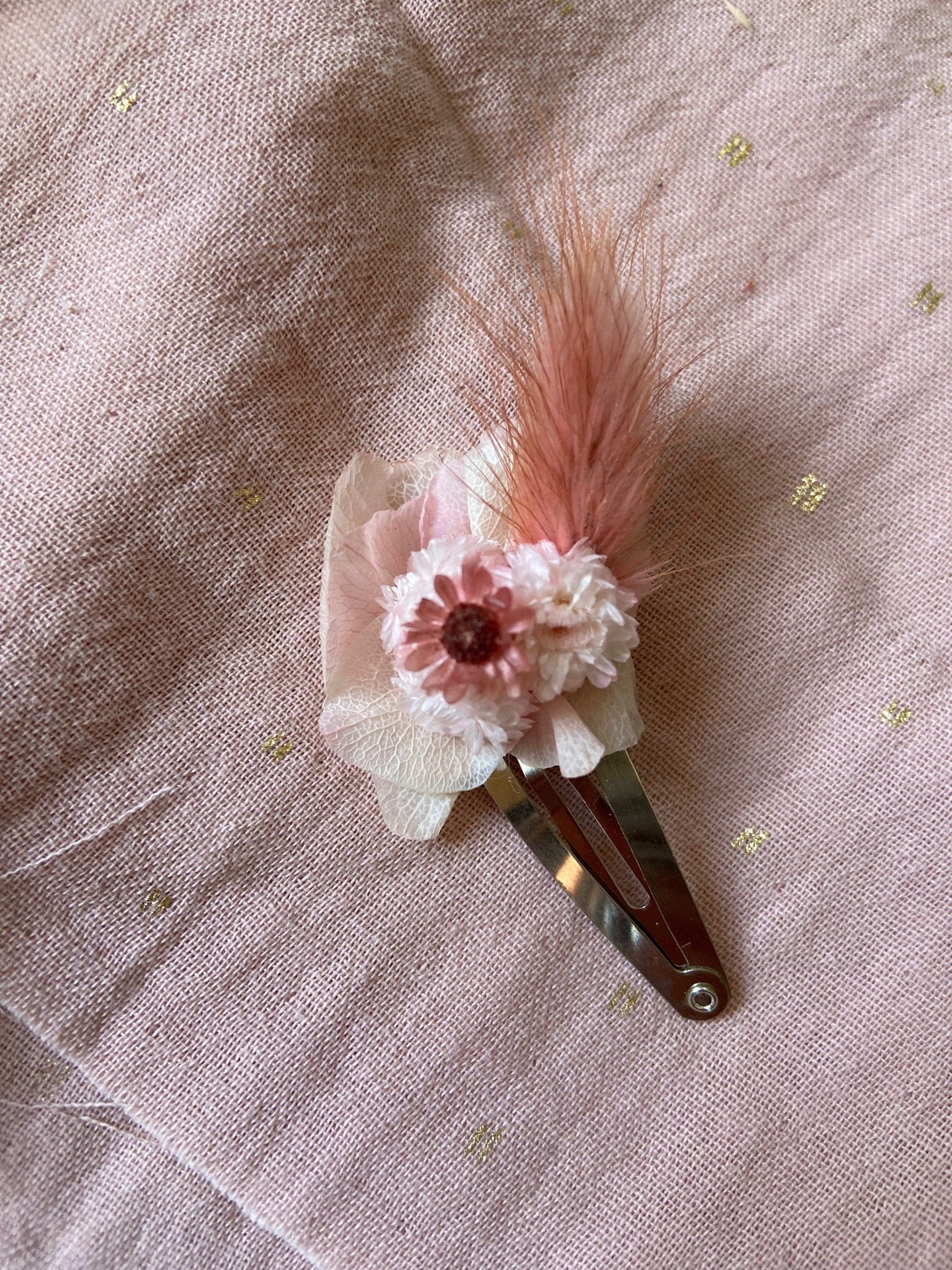 Boutonnière fleurs séchées ROSA, accessoires mariages, autres évènements. Bouquets, Peignes, boutonnières, bracelets, couronnes, barrettes.. Product vendor