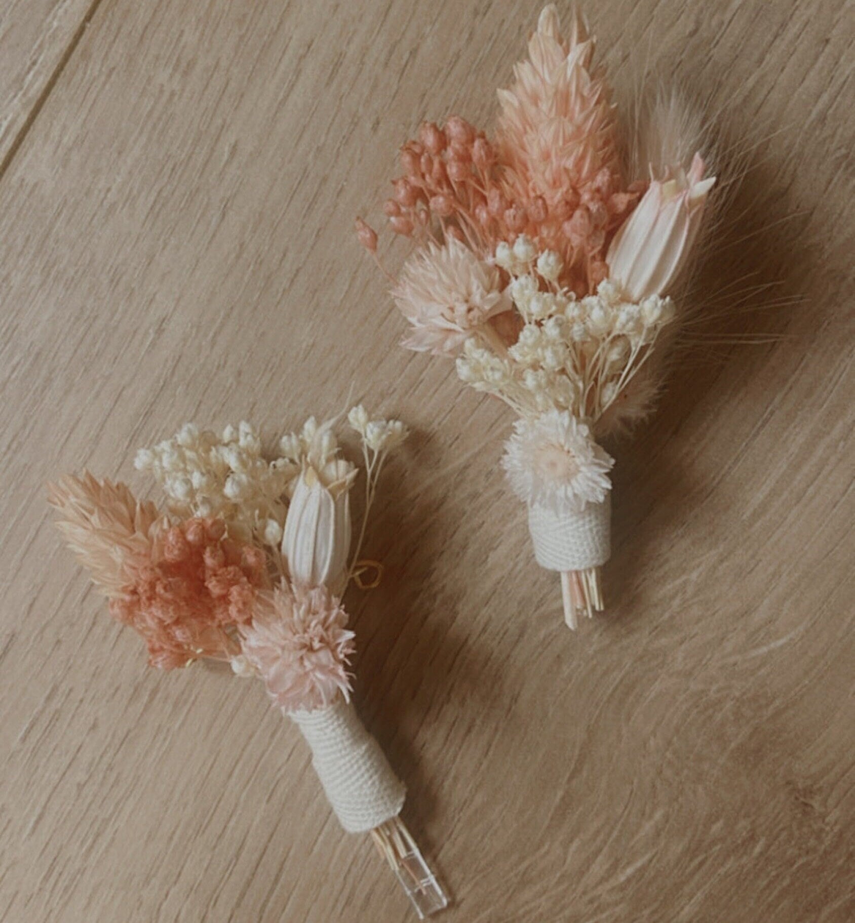 Boutonnière fleurs séchées SUNSET, accessoires mariages et autres évènements. Bouquets, Peignes, couronnes, bracelets, barrettes. Product vendor