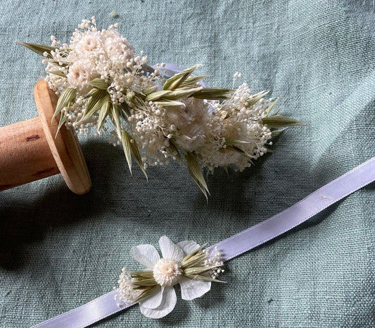 Bracelets fleurs séchées AMANDE accessoires mariage, autres évènements. Bouquets, Peignes, couronnes, bracelets, boutonnières, barrettes. Product vendor